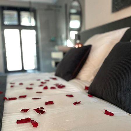 Ennea - Jacuzzi & Luxury Suites (Adults Only) Perpignan Kültér fotó