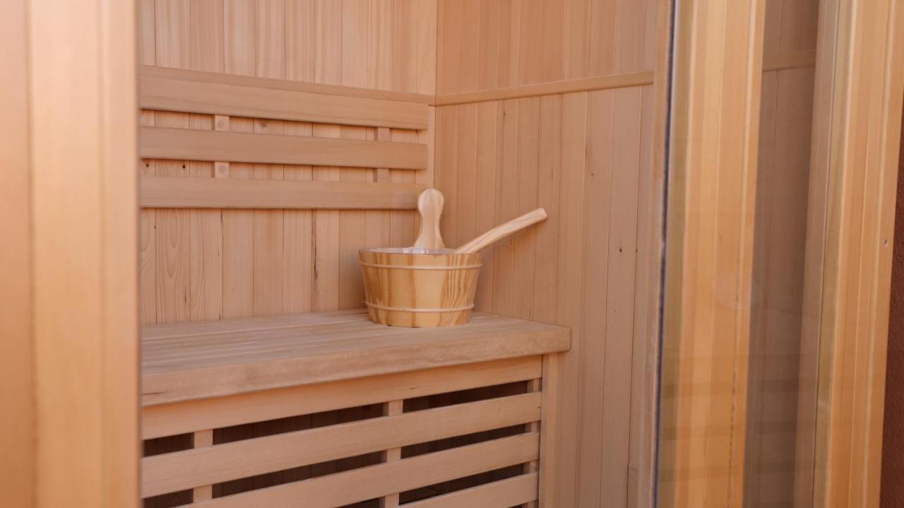 Ennea - Jacuzzi & Luxury Suites (Adults Only) Perpignan Kültér fotó