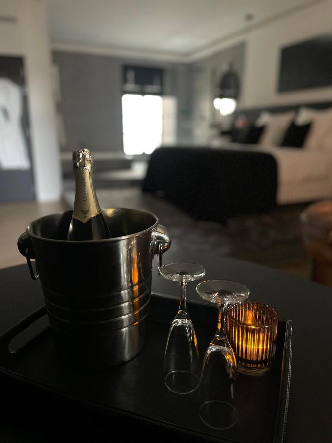 Ennea - Jacuzzi & Luxury Suites (Adults Only) Perpignan Kültér fotó
